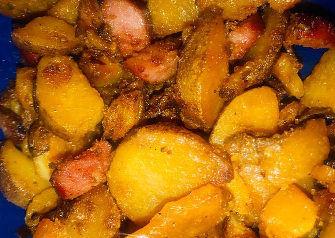 Easiest Way to Prepare Favorite Spicy Fried potatoes and sausage