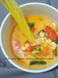 Foto resep Tom yam goong (Thai soup)