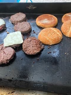 Une photo de Burger à la plancha