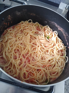 Una foto de Spaghetti rojo 🍝😍🍝