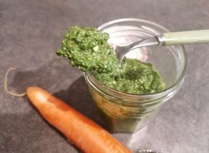 Une photo de Pesto de fanes de carottes