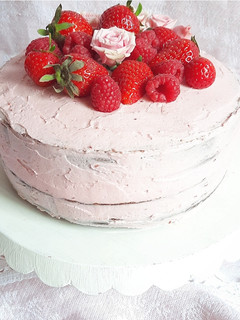 Foto di Torta rosa ai lamponi