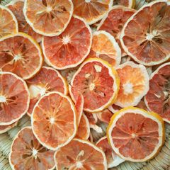 A picture of Dried grape fruit wheel.