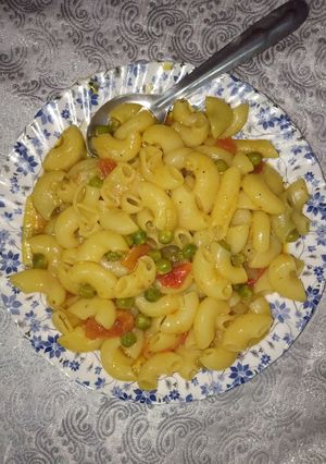 A picture of Macraoni.