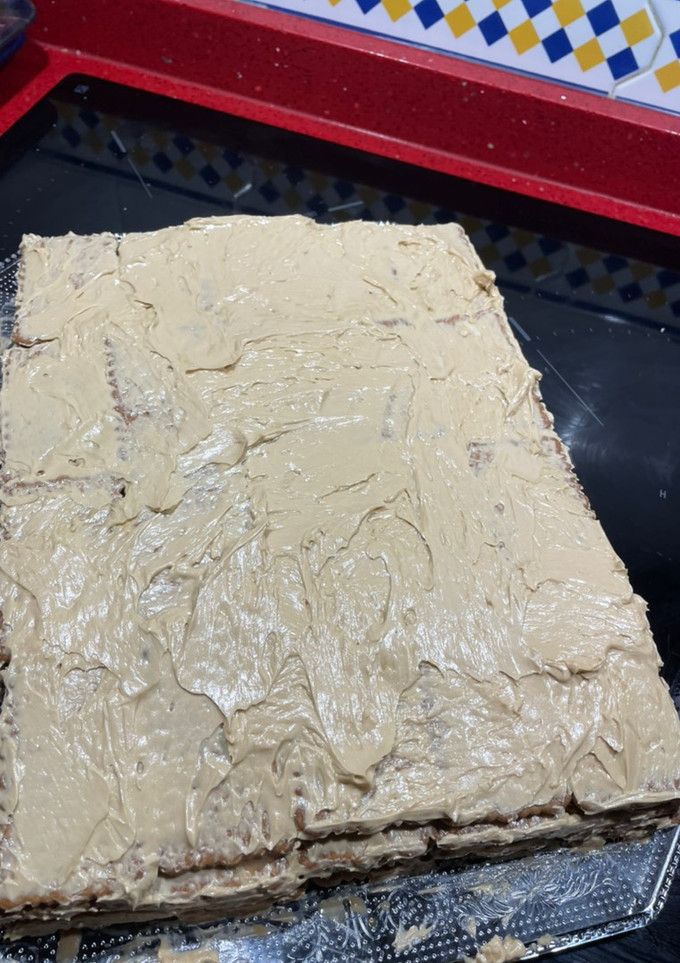 Una foto de Tarta de galletas y moka sin horno