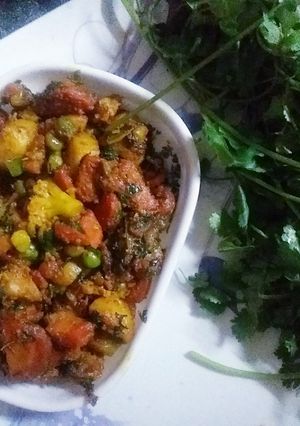 A picture of Carrot, Potato, Cauliflower, and Pea Vegetable Curry.