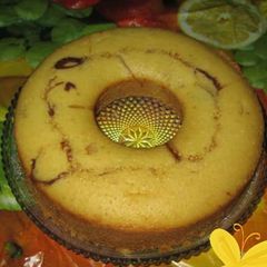 A picture of Donut shaped cake without oven.