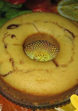 A picture of Donut shaped cake without oven.