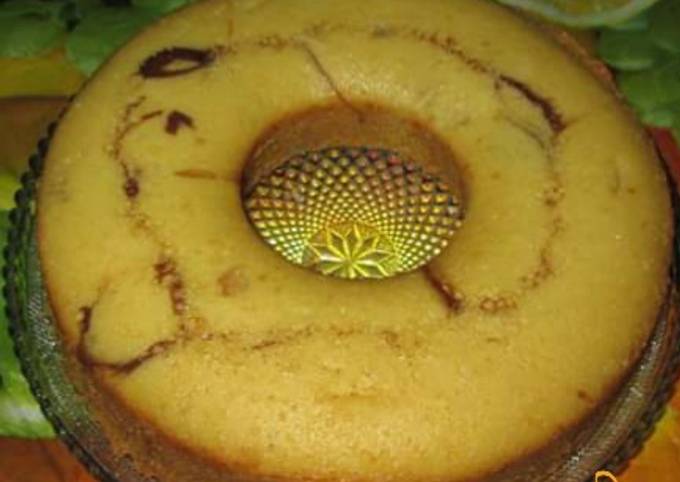 Donut shaped cake without oven