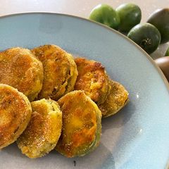 A picture of Vegan Fried Green Tomatoes 🌱.