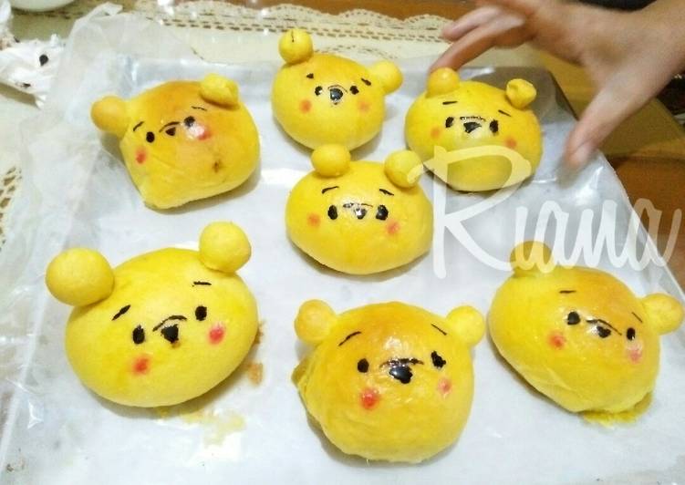 Roti the pooh custard ubi karakter