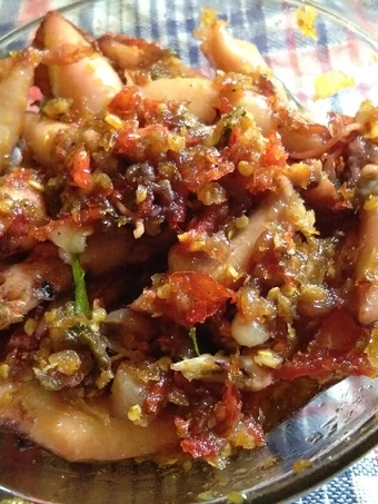 Cara Mudah Menyiapkan Resep Sambal Bawang Cumi yang  Bikin Ketagihan Anti Ribet, Menggugah Selera