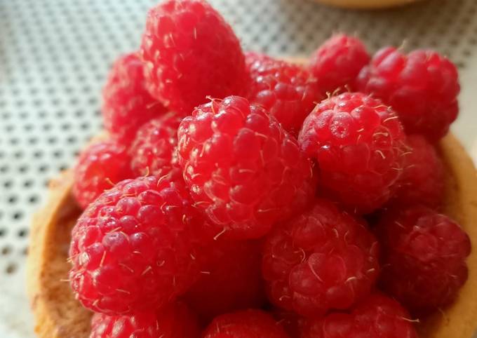 Tartelettes  ou grande tarte framboises du jardin au Cook Expert