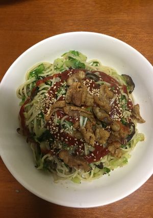 Hình của món Spaghetti xào rau đơn giản.