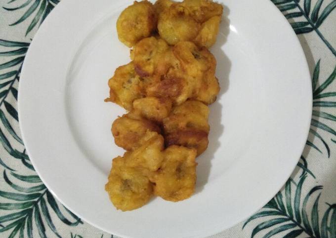 338. Paklempong (pisang goreng tepung)