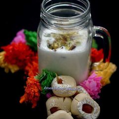 A picture of Amritsari pede wali lassi.