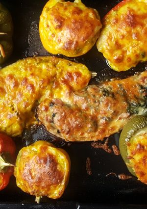 Una foto de Berenjenas y pimientos rellenos
