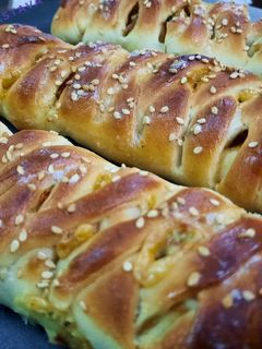 ब्रेडेड पनीर बन (Braided Paneer Bun recipe in Hindi) रेसिपी मुख्य फोटो