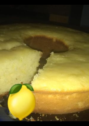 Una foto de Budín de limón 🍋😋
