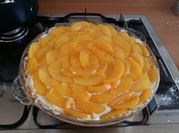 Una foto de tarta de durazno con gelatina