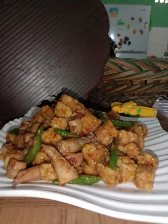 Langkah Gampang Membikin Resep  Oseng cumi asin plus tempe saos tiram yang Lezat, Bikin Ketagihan