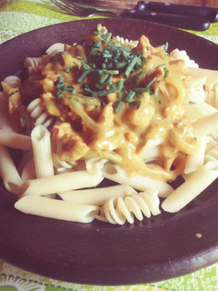 Una foto de Pollo Embrujado con Pasta Penne Rigate