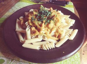 Una foto de Pollo Embrujado con Pasta Penne Rigate