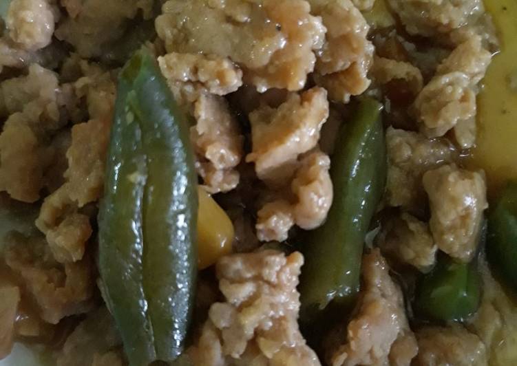Resep Tumis daging ayam giling simple (makanan anak 2thn), Lezat