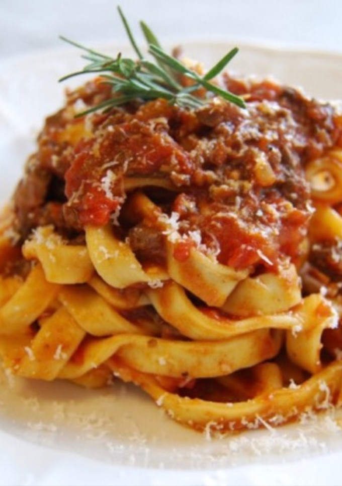 Una foto de Pasta ala bologñesa🍝 fácil