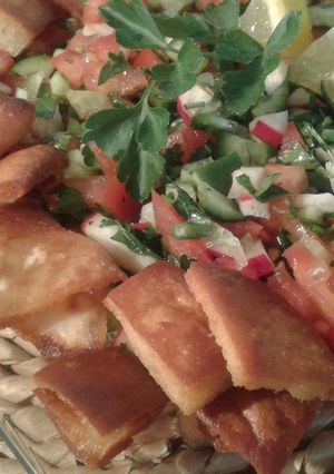 A picture of Fattoush.