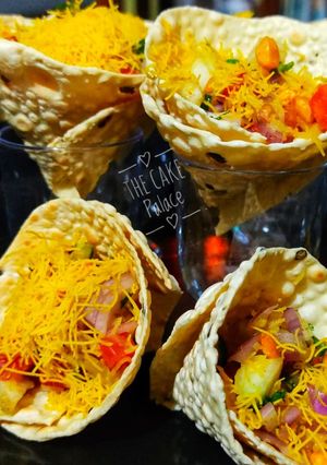 पापड कोन (papad cone recipe in marathi) रेसिपी चे मुख्य फोटो 