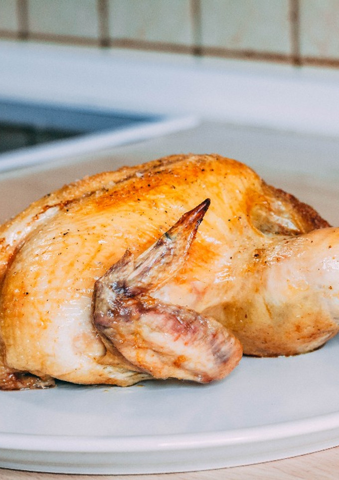 Una foto de Pollo al horno fácil y perfecto