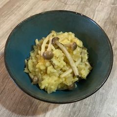 A picture of Shimeji mushroom & rosemary risotto.