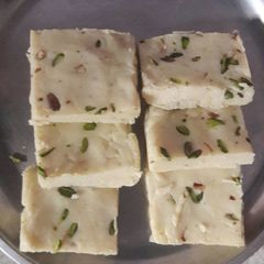 A picture of Instant mawa burfi.
