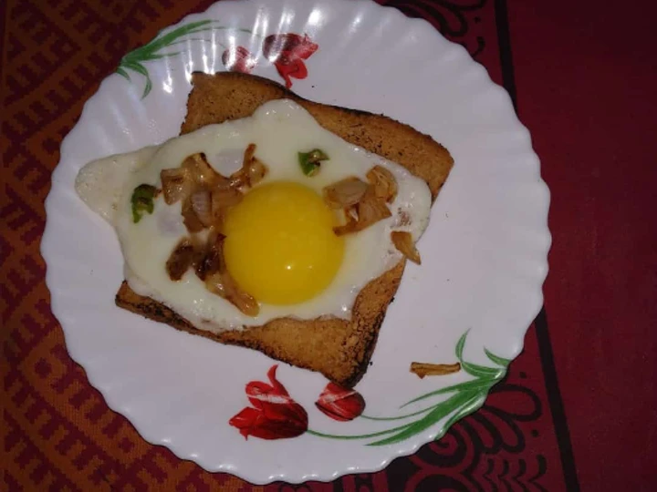 Easy Steps to Prepare Recipes Egg half fry with toast the  Makes Drooling Can Pamper Your Tongue.