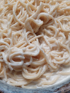 A picture of Creamy White Spaghetti.