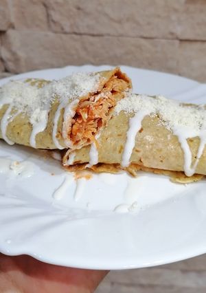 Una foto de Crepas de avena rellenas de tinga 🤤