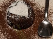 Una foto di dolci con datteri