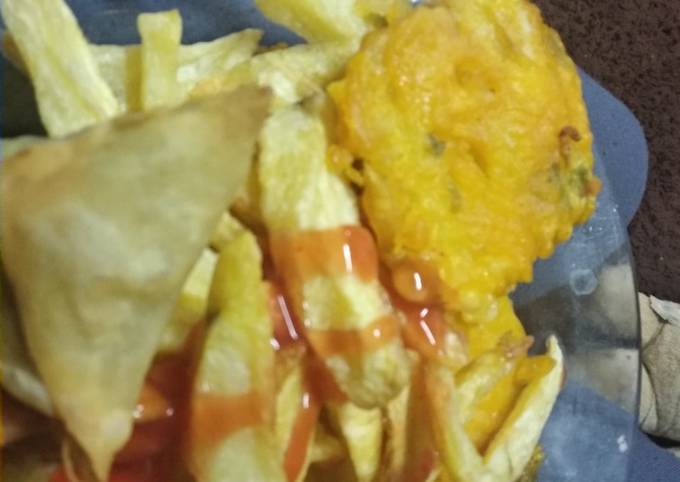 Chips samosa and bhajia