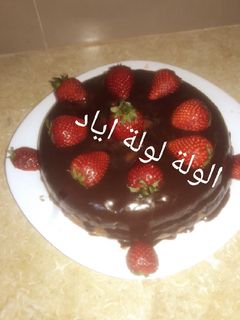 صورة لوصفة كيكة الفراولة بالشوكولاتة