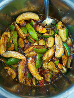 A picture of Instant raw mango pickle.