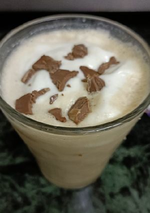 कोल्ड कॉफ़ी(Cold coffee recipe in hindi) रेसिपी मुख्य फोटो