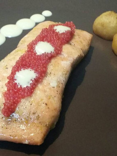 Una foto de Salmón y cítricos