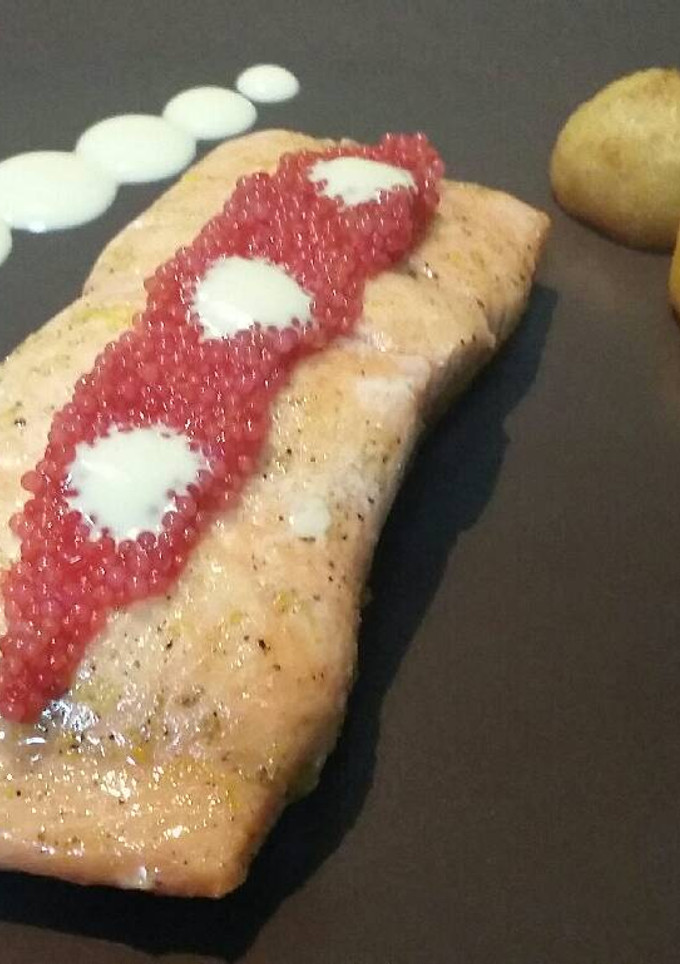 Una foto de Salmón y cítricos