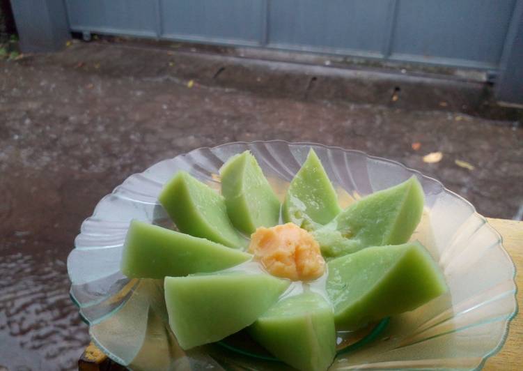 Cara Gampang Menyiapkan Puding Tape Singkong ala Heti 😋 Anti Gagal