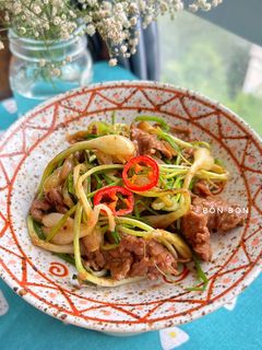 Hình của món Bò Xào Củ Kiệu Tươi.
