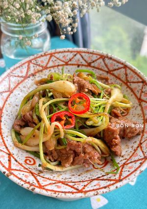 Hình của món Bò Xào Củ Kiệu Tươi.
