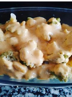 Una foto de Brócoli con salsa de boniato🍠🥦