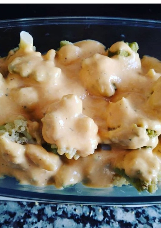 Una foto de Brócoli con salsa de boniato🍠🥦
