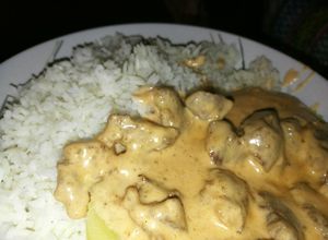 Una foto de Strogonoff de carne
